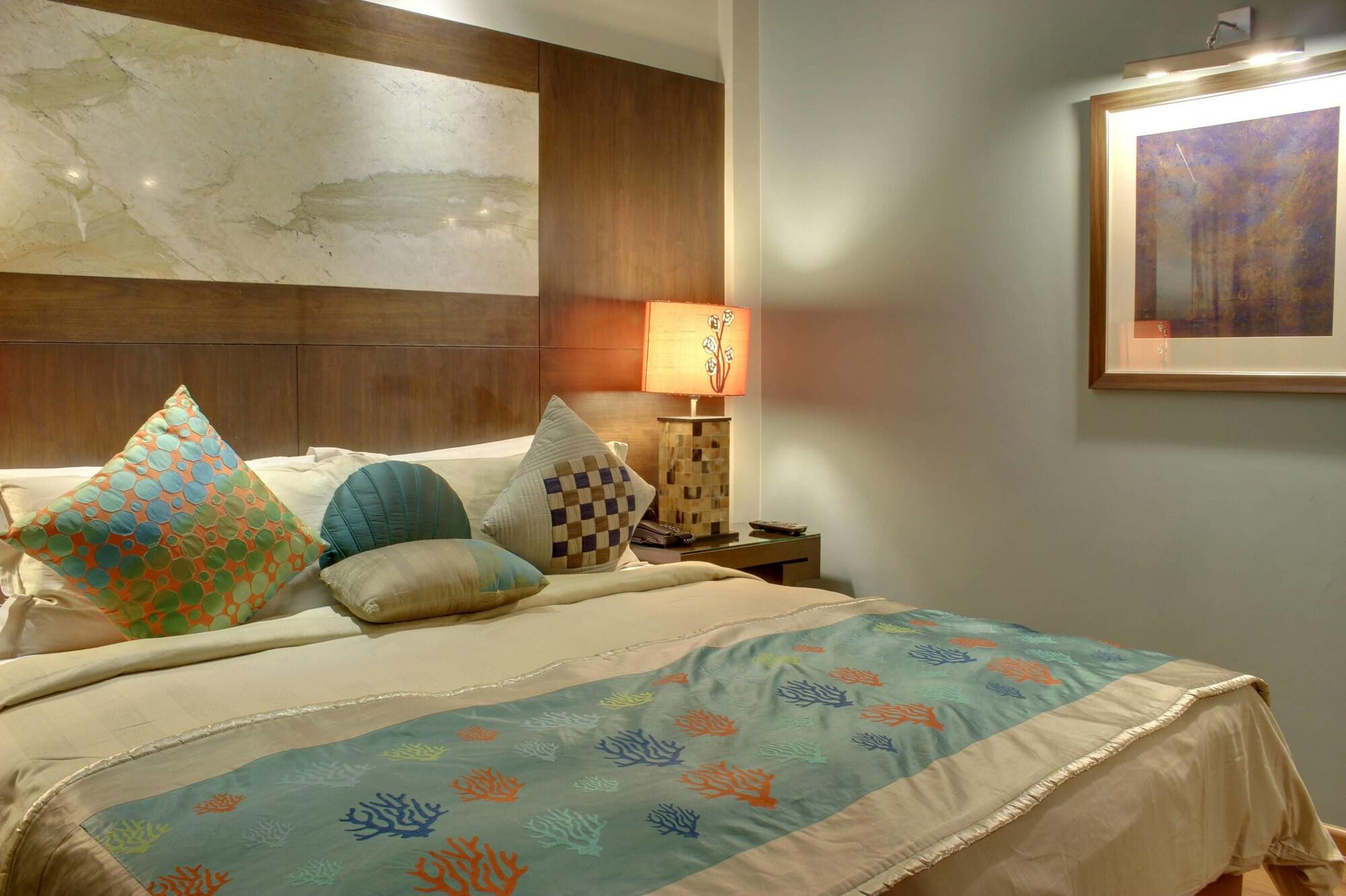 Justa Mg Road Hotell Bangalore Eksteriør bilde