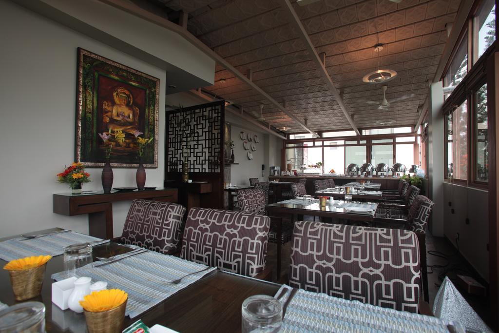 Justa Mg Road Hotell Bangalore Eksteriør bilde
