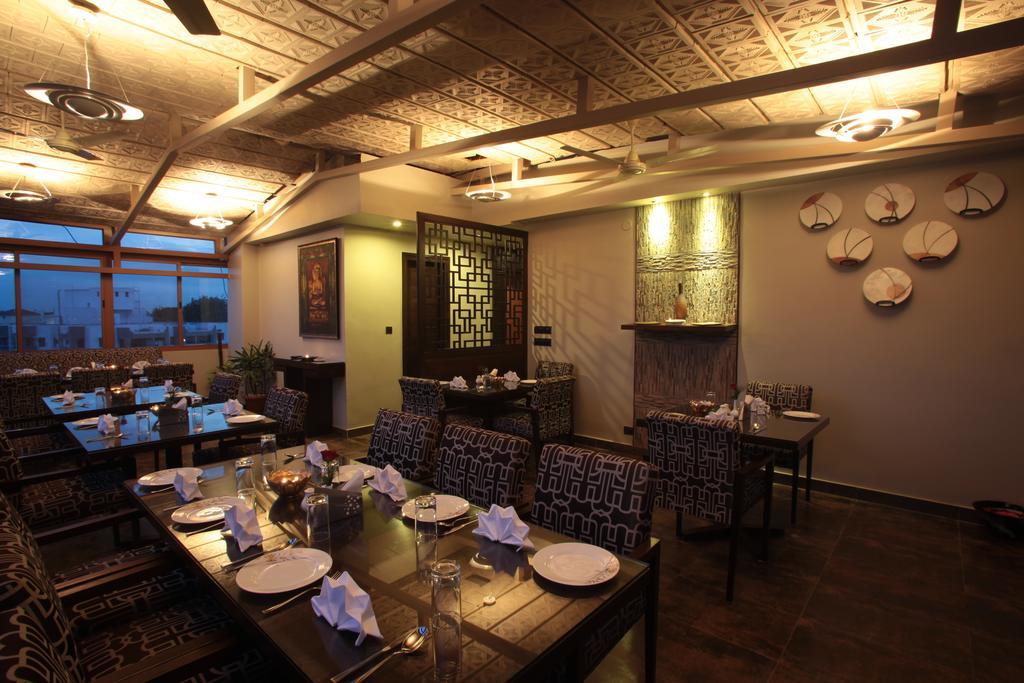 Justa Mg Road Hotell Bangalore Eksteriør bilde