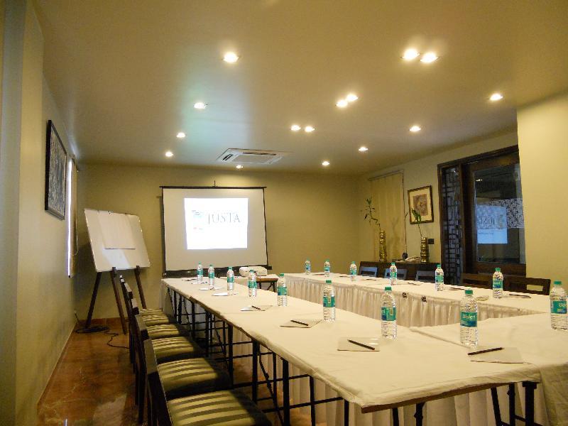Justa Mg Road Hotell Bangalore Eksteriør bilde