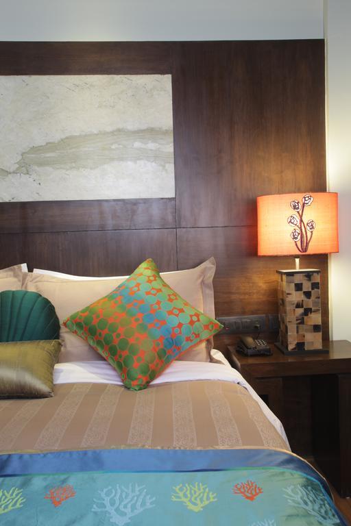 Justa Mg Road Hotell Bangalore Eksteriør bilde